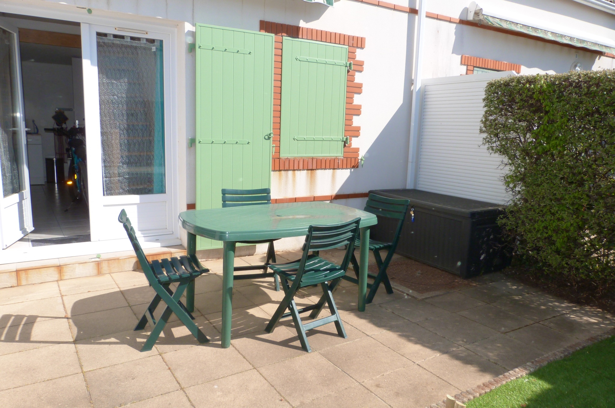 Pied à terre Domaine de Ste Anne pour 4 personnes à 500m de la plage par accès direct par la forêt - piscine collective